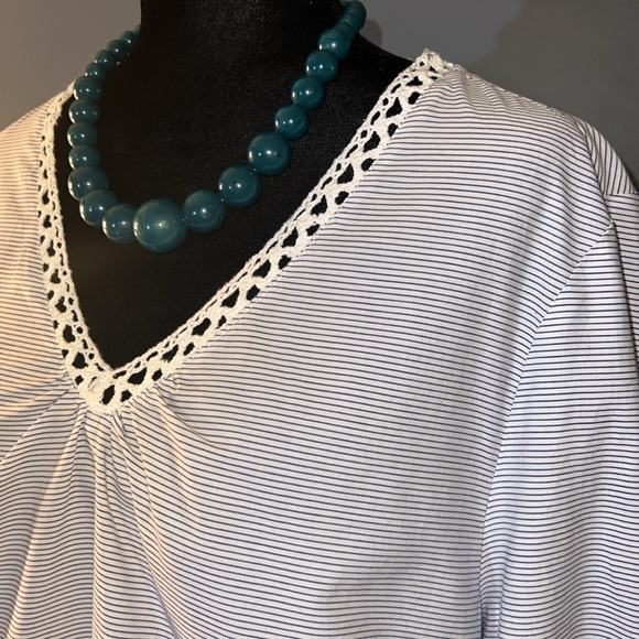 Peck & Peck Size XL V Neckline Blouse - Picture 4 of 14